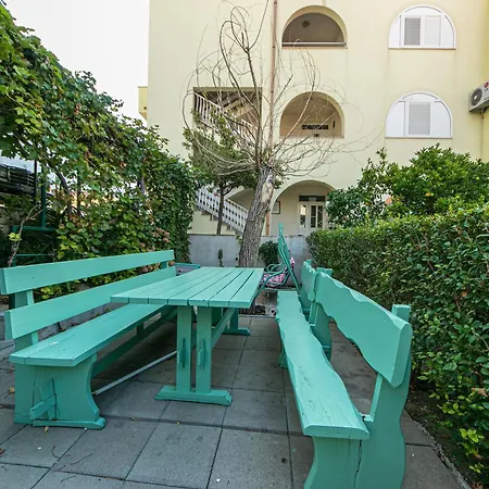 Apartment 2 *