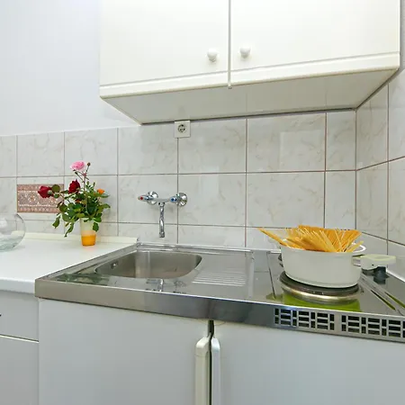 2 * Makarska