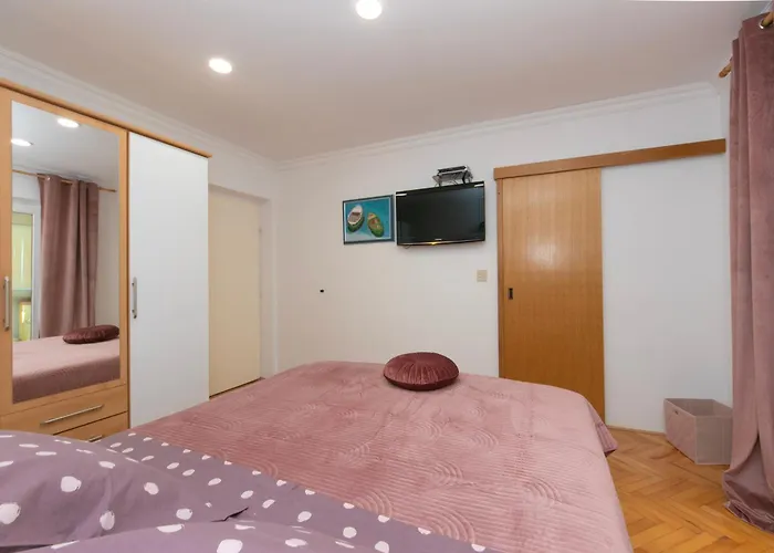 Апартаменты 2 *